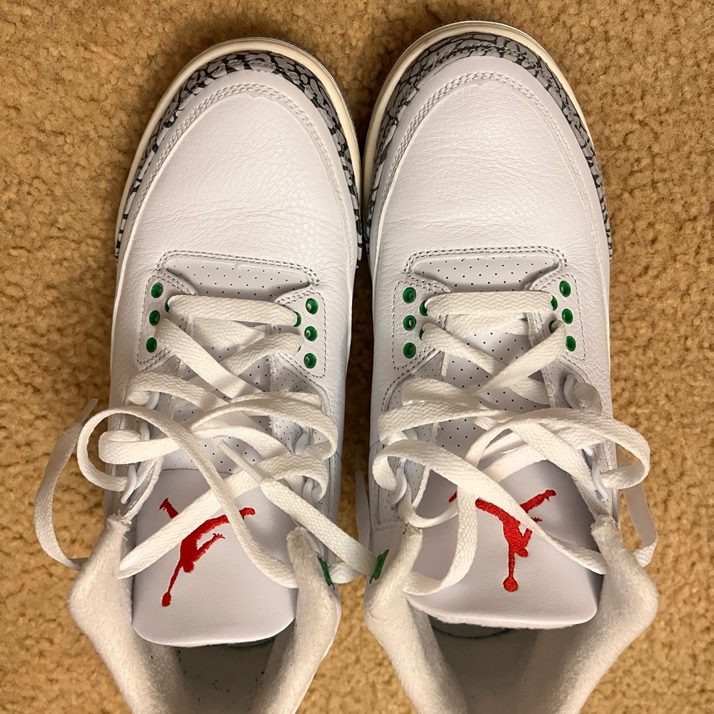 Women's Air Jordan 3 Retro "Lucky Green - Picture 6 of 9
